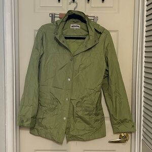 Women’s Green Raincoat/Windbreaker